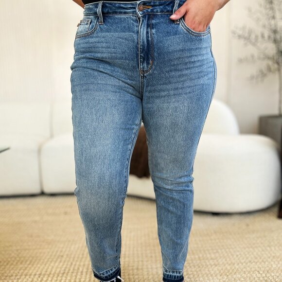 Judy Blue Full Size Mid Rise Rigid Magic Release Hem Jeans - Picture 1 of 5